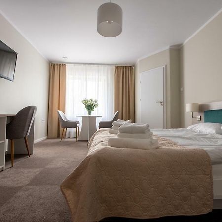 Bialy Gosciniec Hotell Ciechanów Exteriör bild